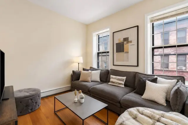 28 Phillips St #3