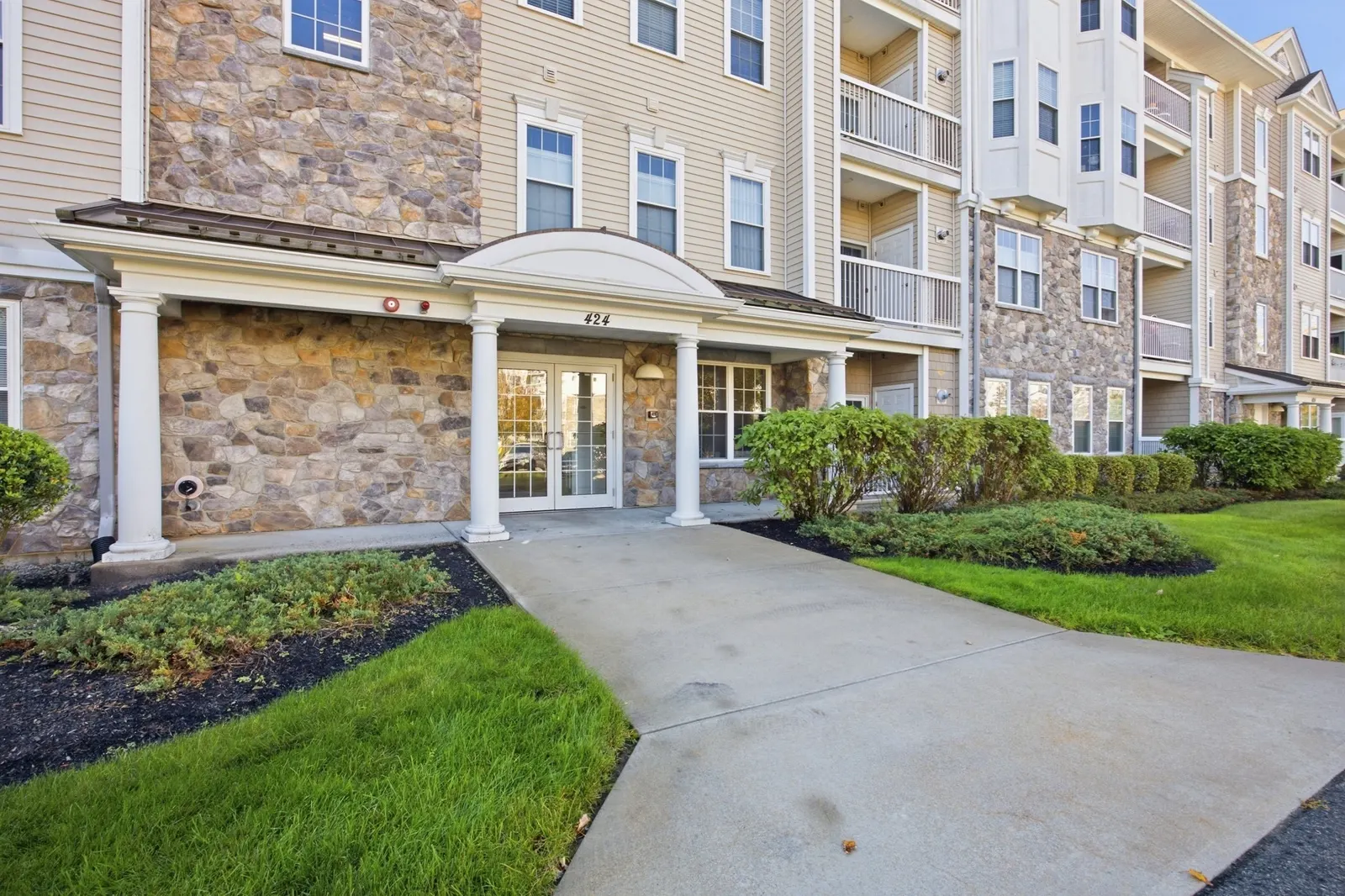 424 John Mahar Hwy #103, Braintree