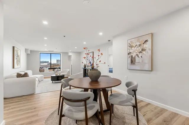 357 Commercial St #607