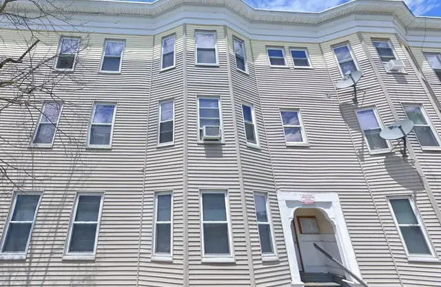 142 Dakota Street #1