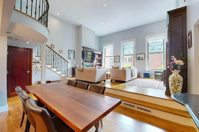 201 Newbury St ##204