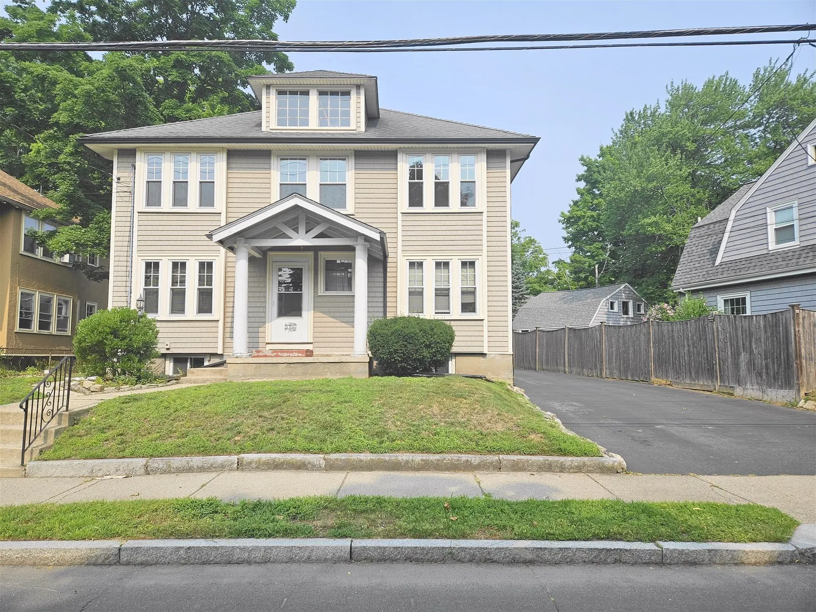 19 Rowe St #2, Newton