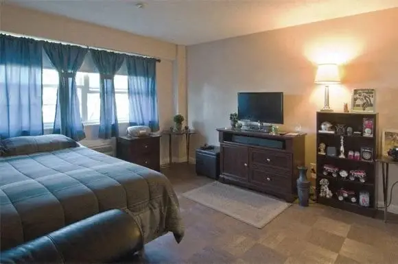 20 Central St #206