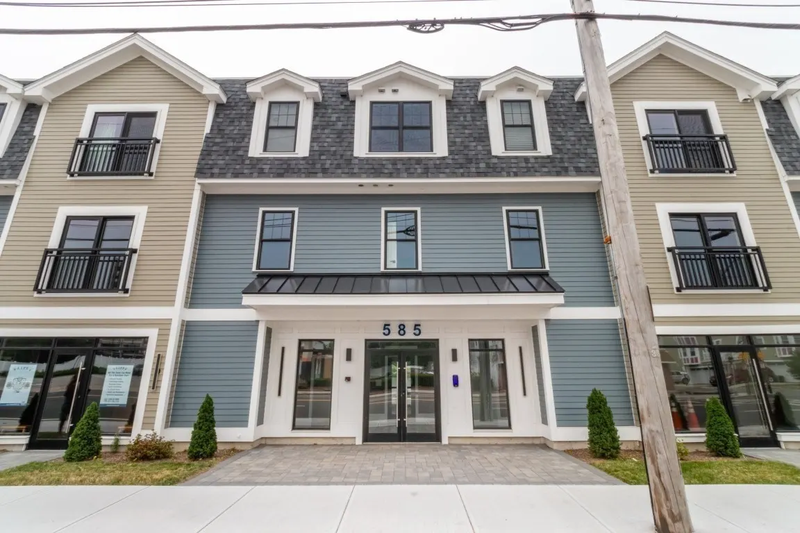 585 Washington Street #206, Quincy