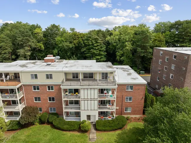 20 Hamilton Rd #401