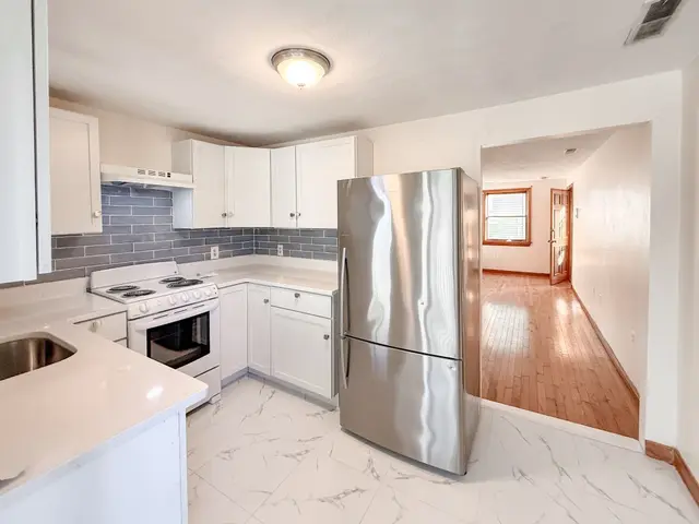 202 Bremen St #3