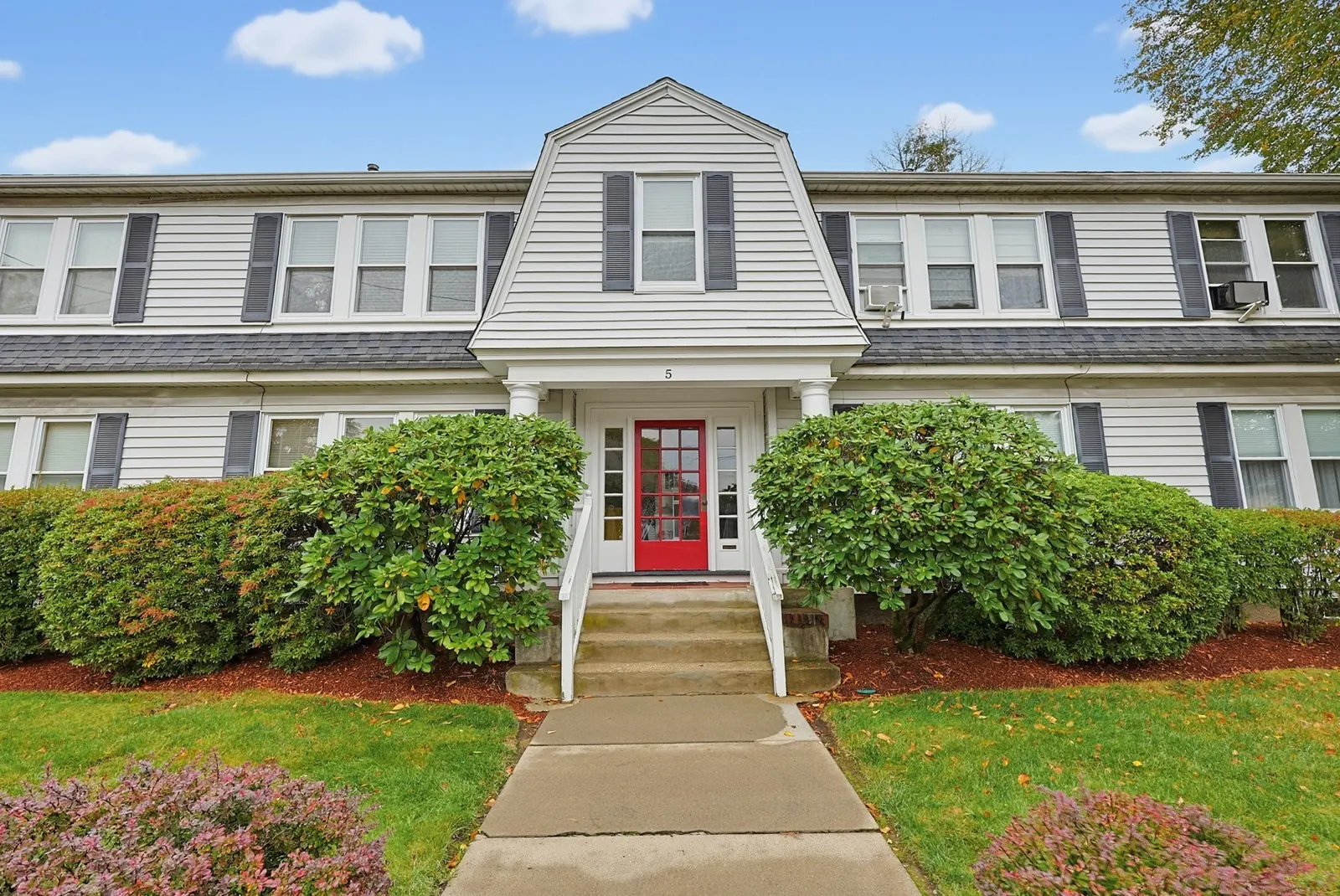 5 Walnut St #1, Framingham