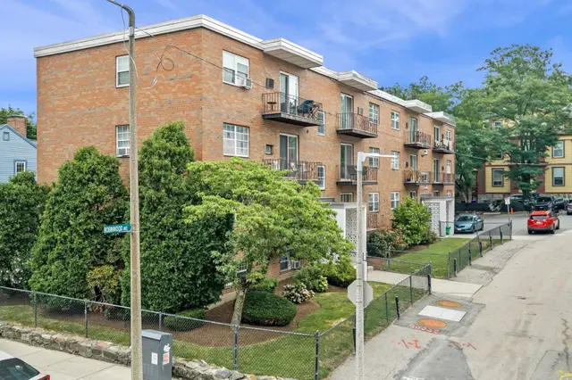 4 Robinwood Avenue #6