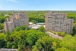 250 Hammond Pond Parkway #1207S, Newton