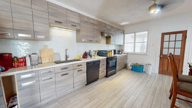 39 Temple Street #2