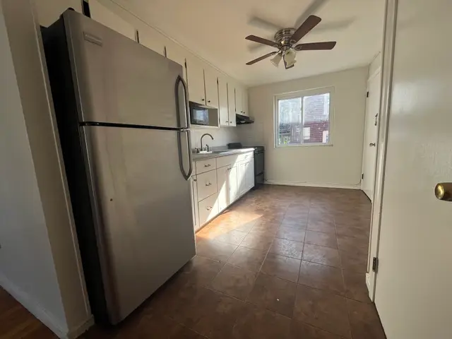 4090 Washington #3