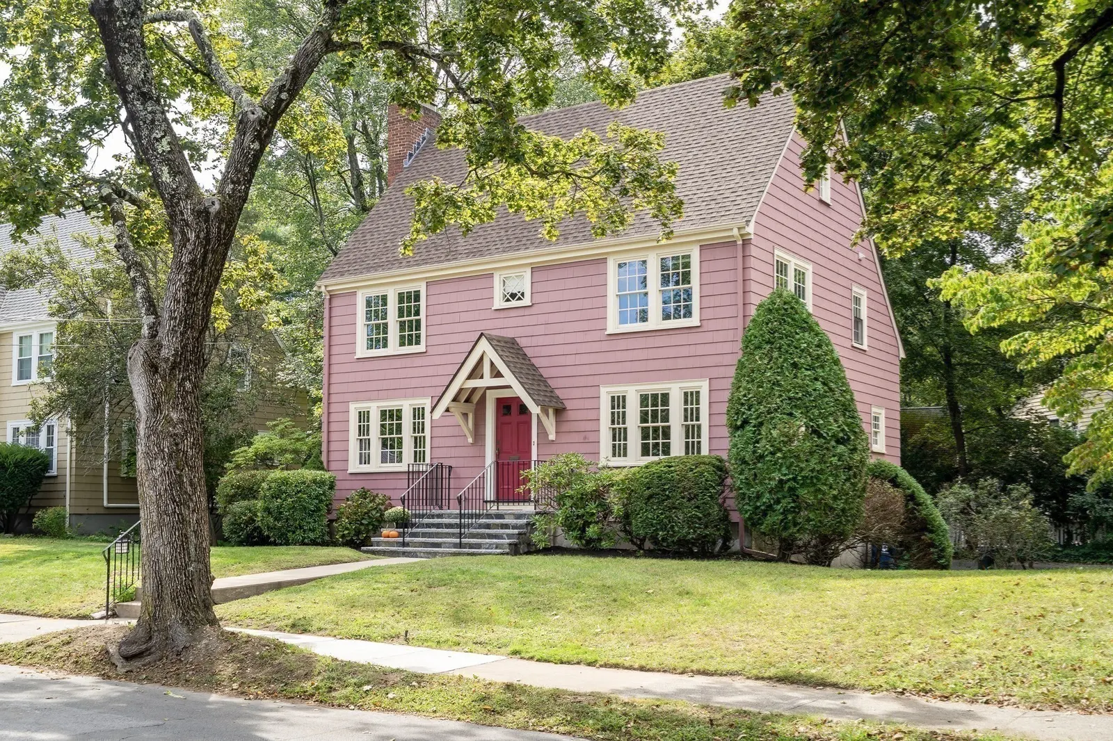 21 Allen Ave, Newton