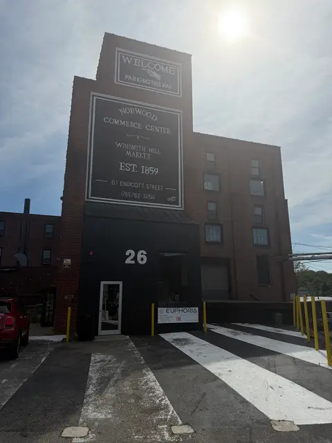 61 Endicott #111-126