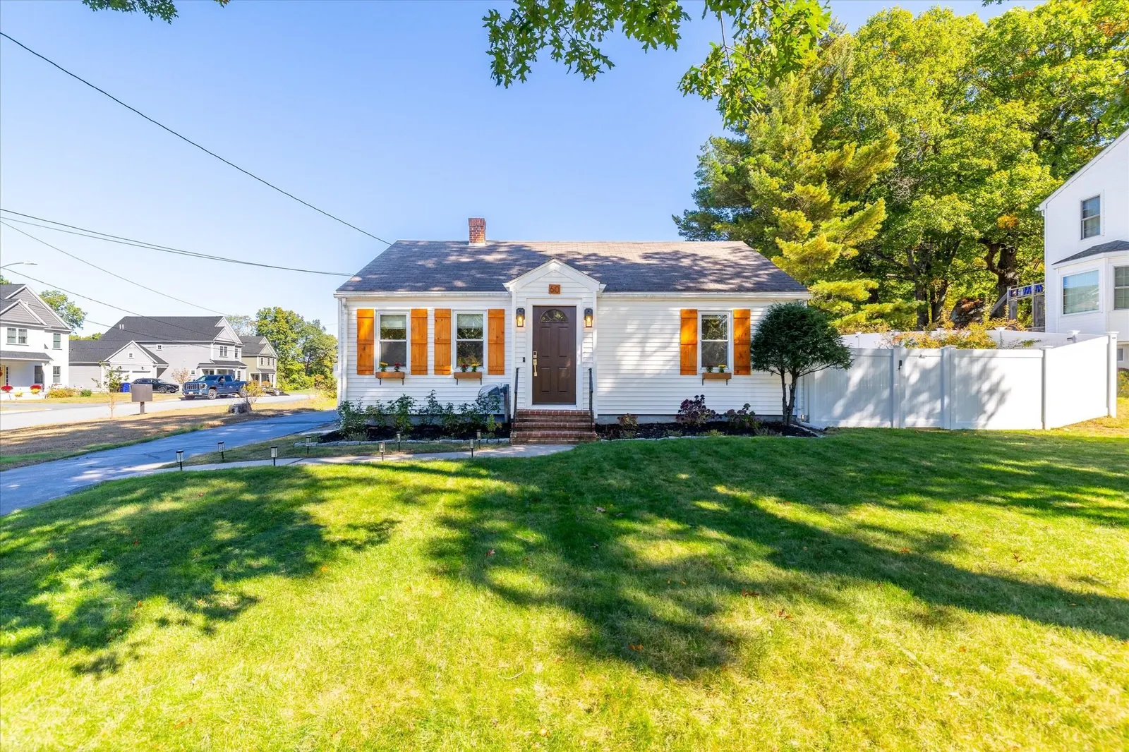 60 Mount Pleasant St, Milford