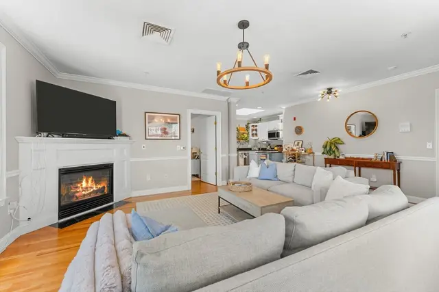 605 E Broadway #301
