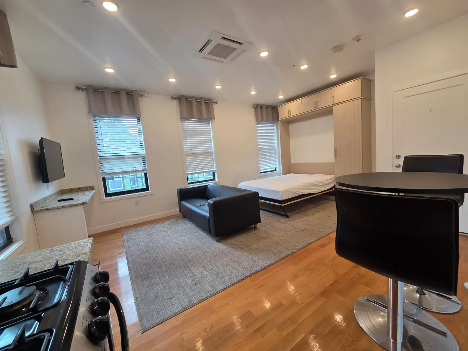 9 Sixth #9, Chelsea