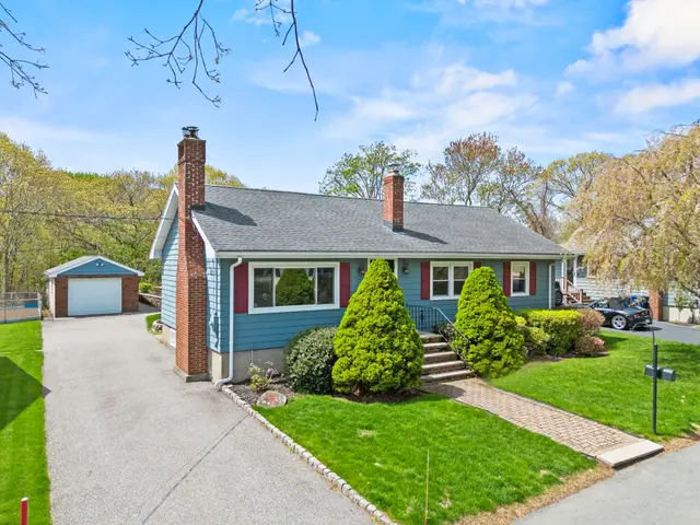 7 Cedarcrest Rd