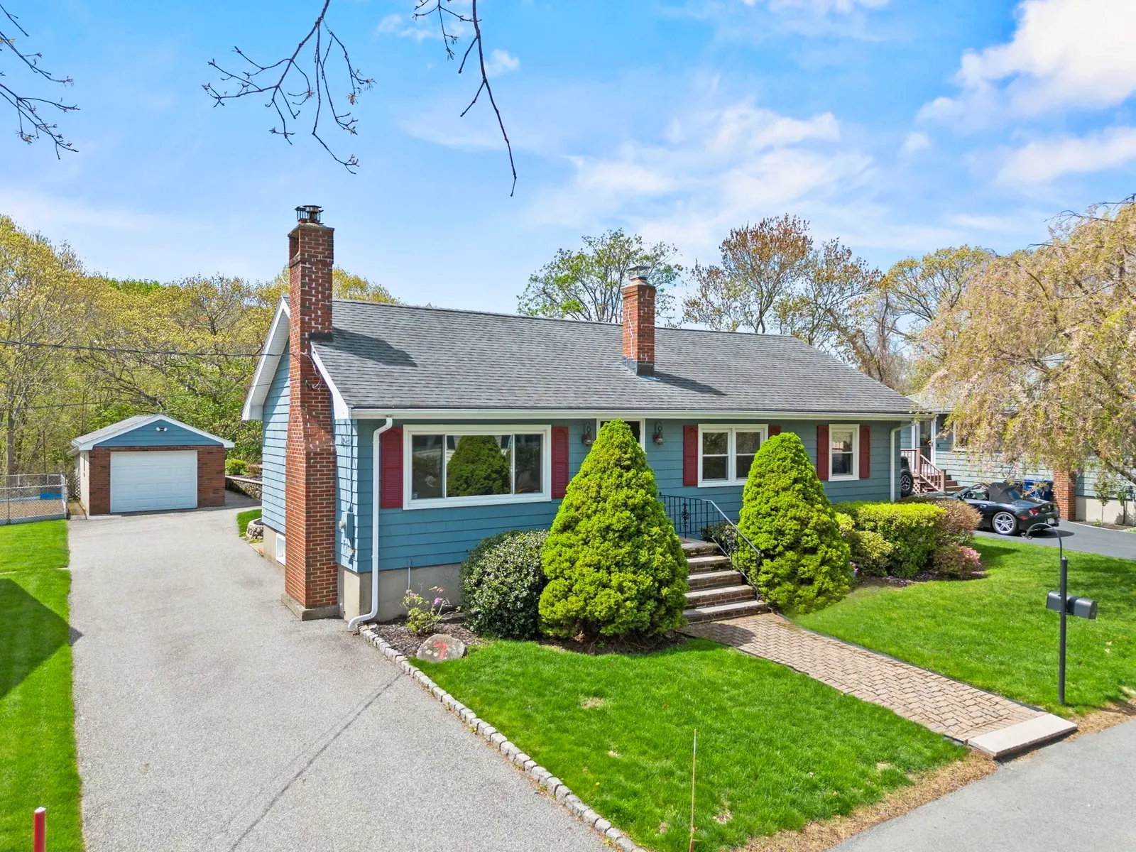 7 Cedarcrest Rd, Salem