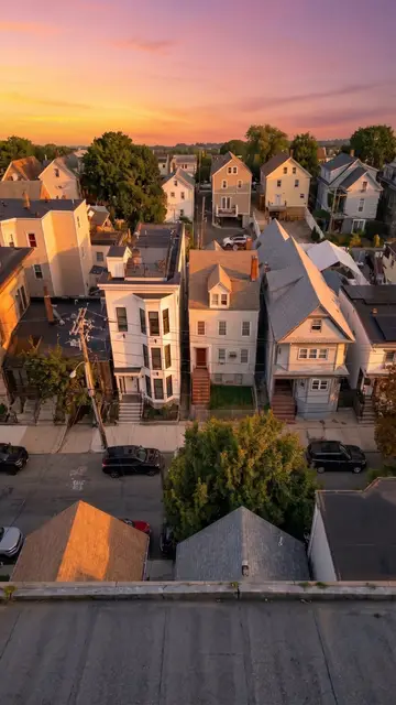 90 Princeton St