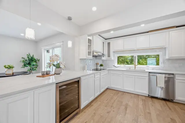 2 Summer Street Pl