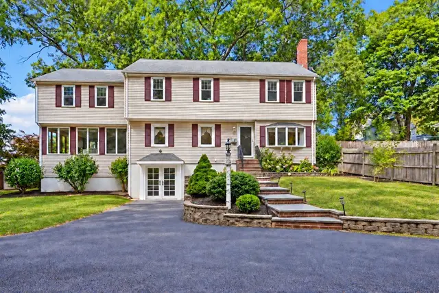 25 Evelyn Pl