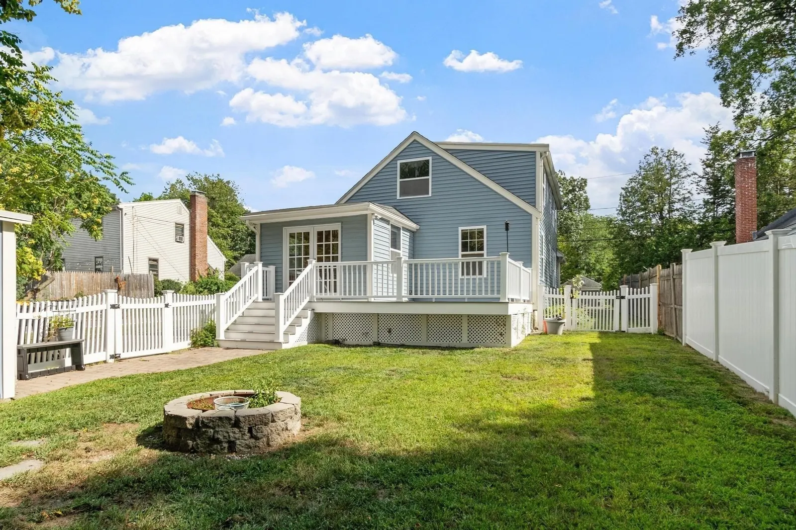 11 Magnolia St, Framingham