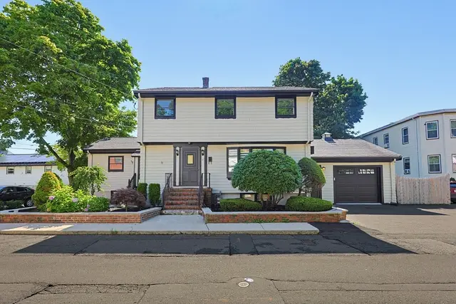 11 Lowe Street Place