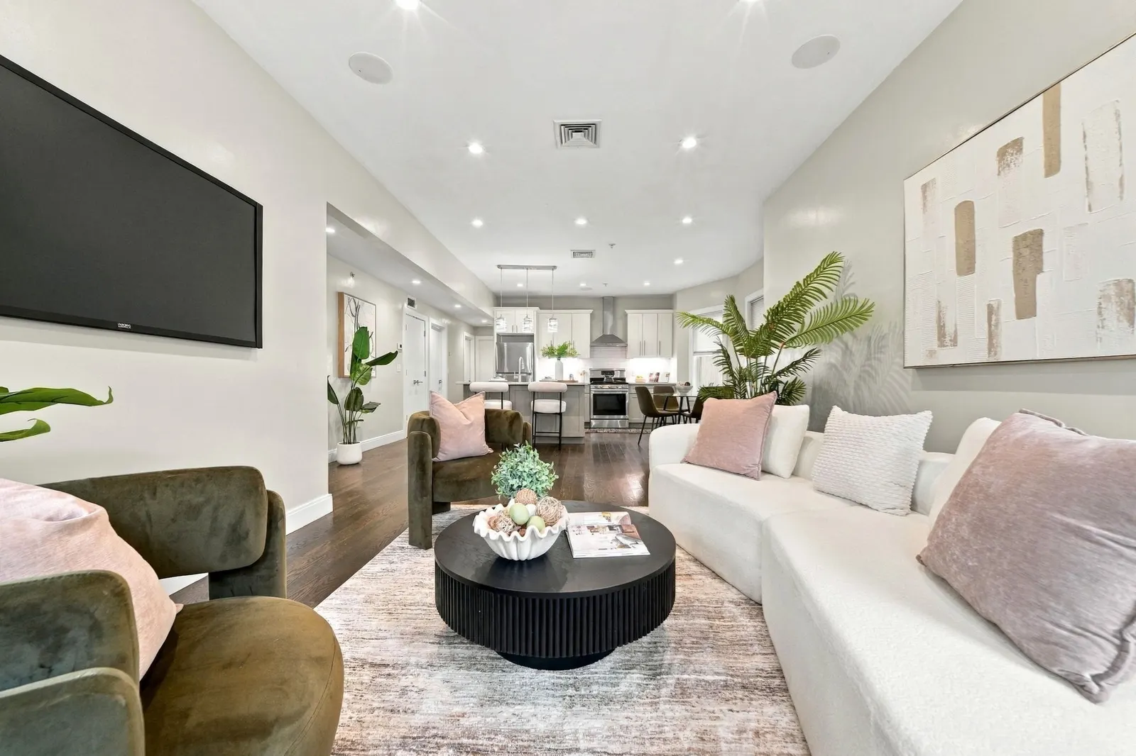 9 Lithgow St #1, Boston