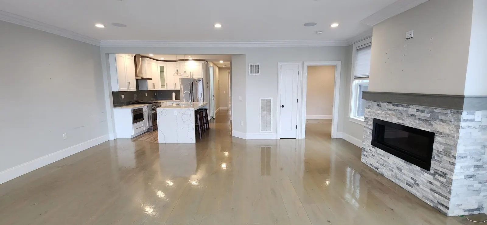 579 E 8th St. #3, Boston