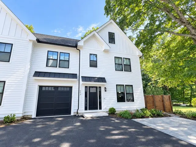 10 Webber Avenue #202