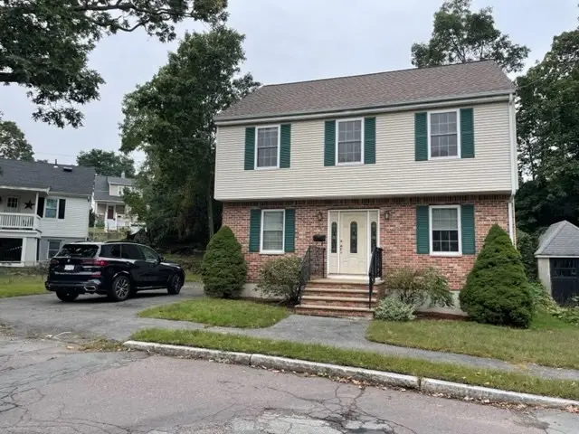 72 Cedar Rd N