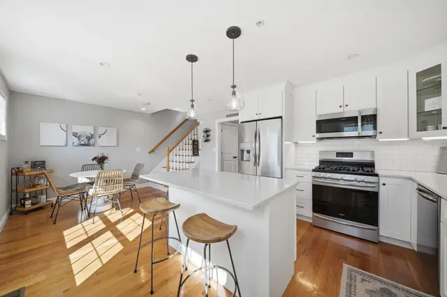 61 Valley St #2