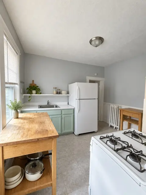 106 West Adams St. #1