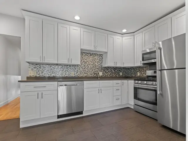 134 Newbury Ave #3