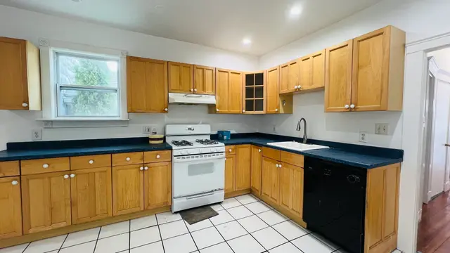 7 Glenwood Rd #1