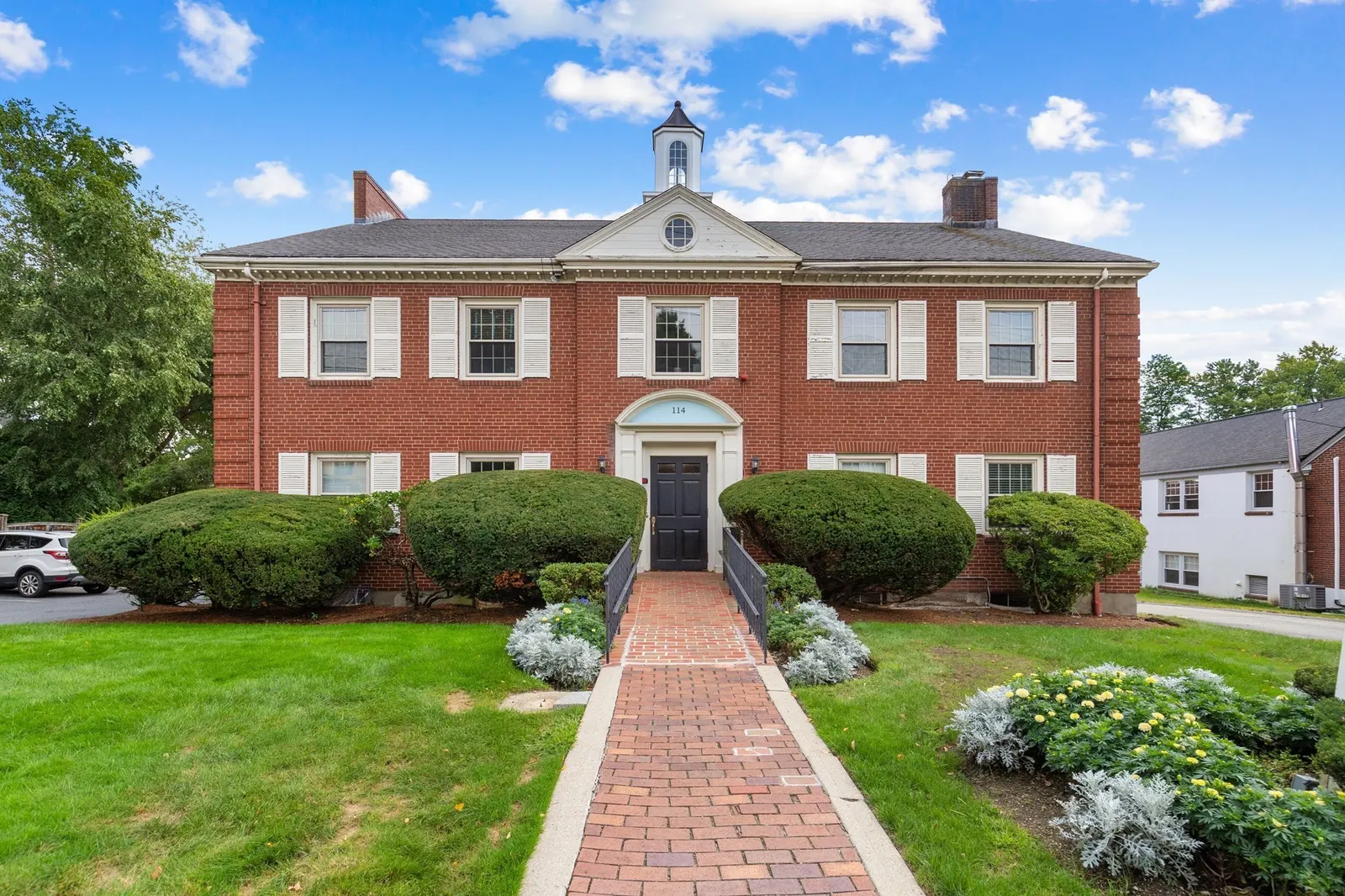 114 Waltham St #19, Lexington