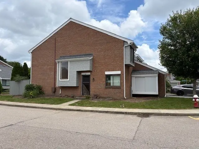 64 Laurelwood Dr #64