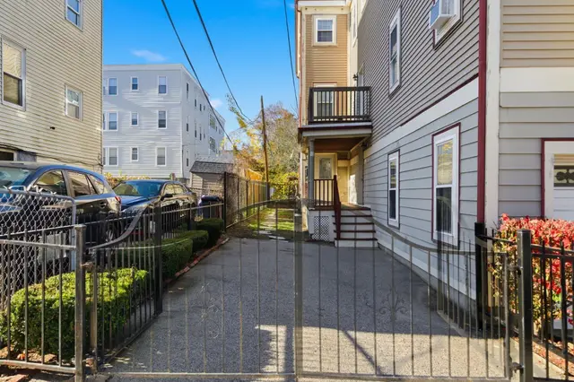 25 Sutton St #25