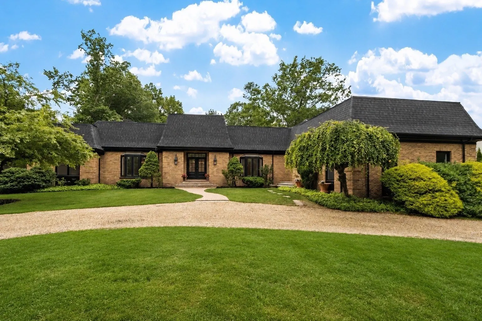 21 Wildewood Dr, Lynnfield