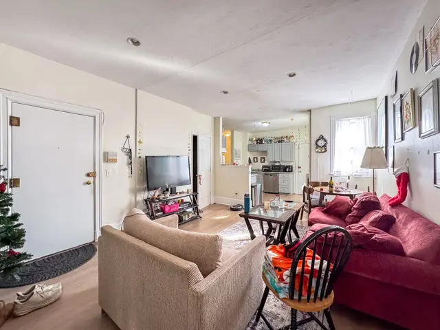 12 Glenville Ave #1