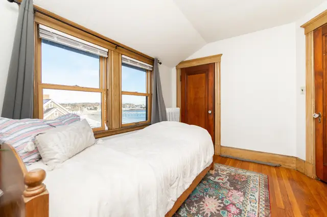 322 Humphrey Street #1