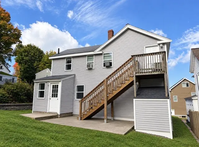 58 Emmett St