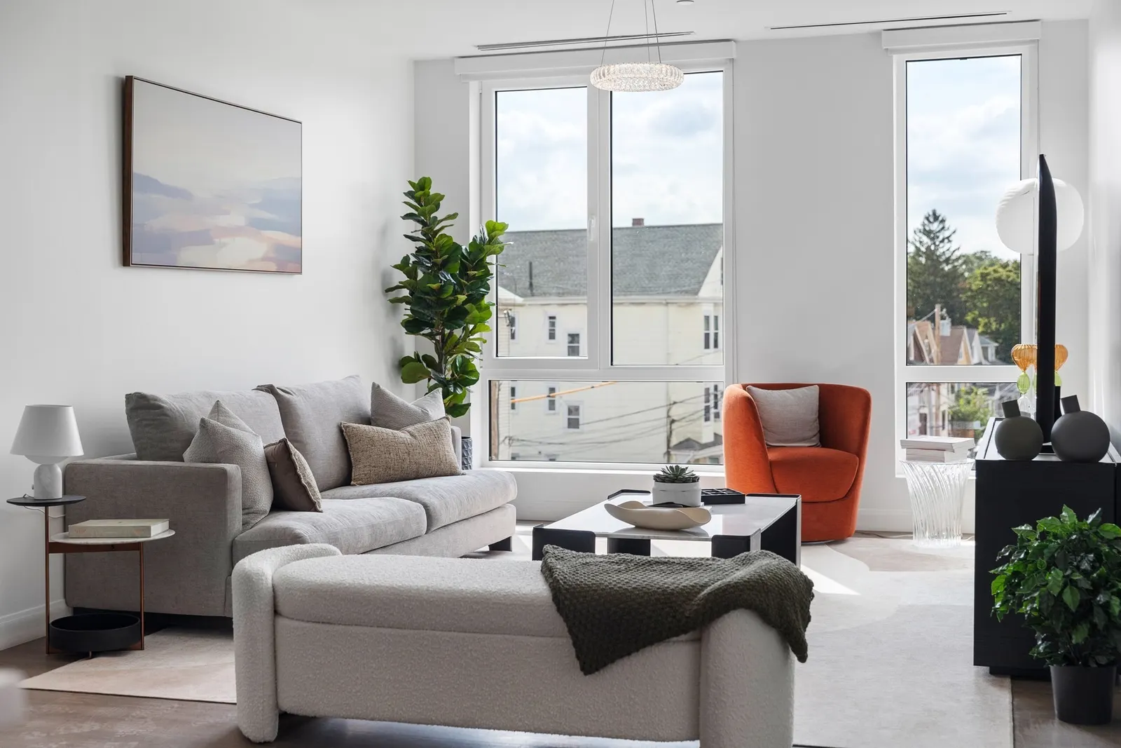 610 Hammond St #201, Brookline