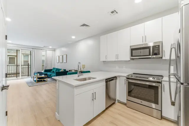 157 Chestnut #203