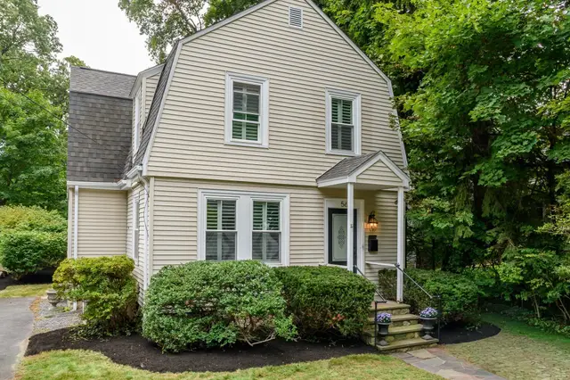 56 Curve Street
