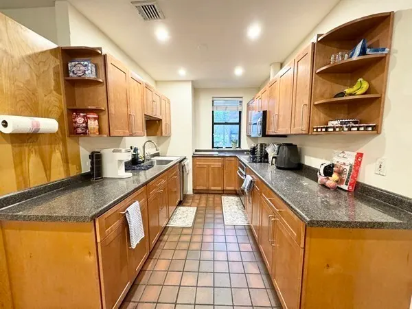 96 Gainsborough Street #103W, Boston