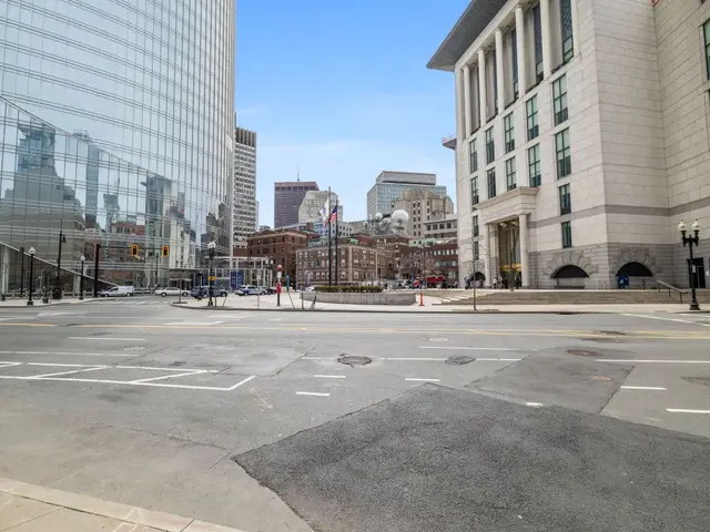 121-127 Portland St #304