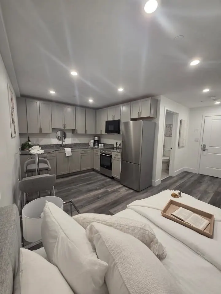 585 Essex St #419, Lynn