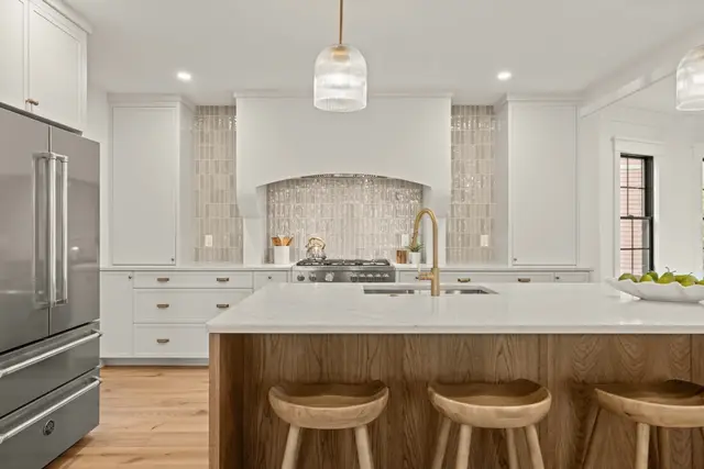 23 College Hill Rd #1