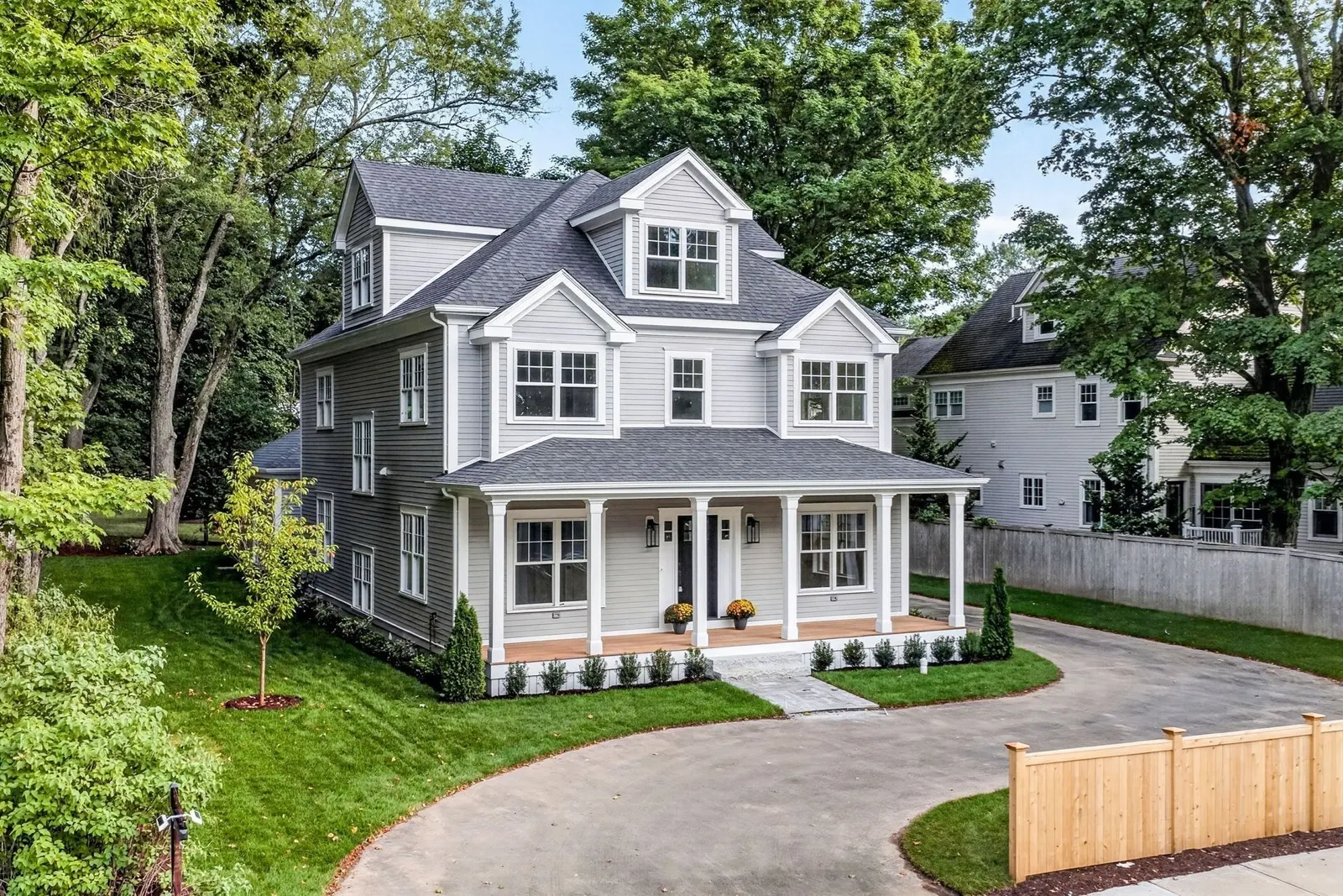 144 Washington Street, Wellesley